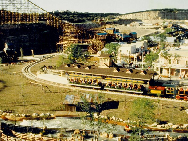 Six Flags Fiesta Texas Theme Park - Project Control